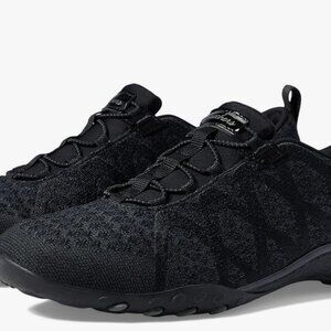 Skechers Women's Breathe Easy Infi-knity Knit Bungee Comfort Slip-on Sneaker